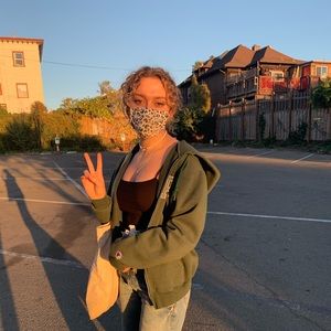 Meet your Posher, Avery